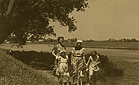 Dubno, 1935 r. Nad Ikw. W biaym nakryciu gowy Maria Bonkowicz-Sittauer z crk Jadwig, po lewej jej znajoma Zdanowiczowa z Marysi Kruk.