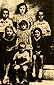 anowce, przed 1939 r. Leontyna Wadas, ona Stanisawa z dziemi, na krzeseku Ryszard Andrzej, chrzeniak marszaka Edwarda migego-Rydza. Wszyscy zamordowani przez upowcw 4 lutego 1944 r. 