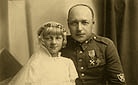 Ołyka, 1938 r. Prezes Związku Strzeleckiego 'Strzelec' Tadeusz Kotowicz-Eysymont z córką Anną.
